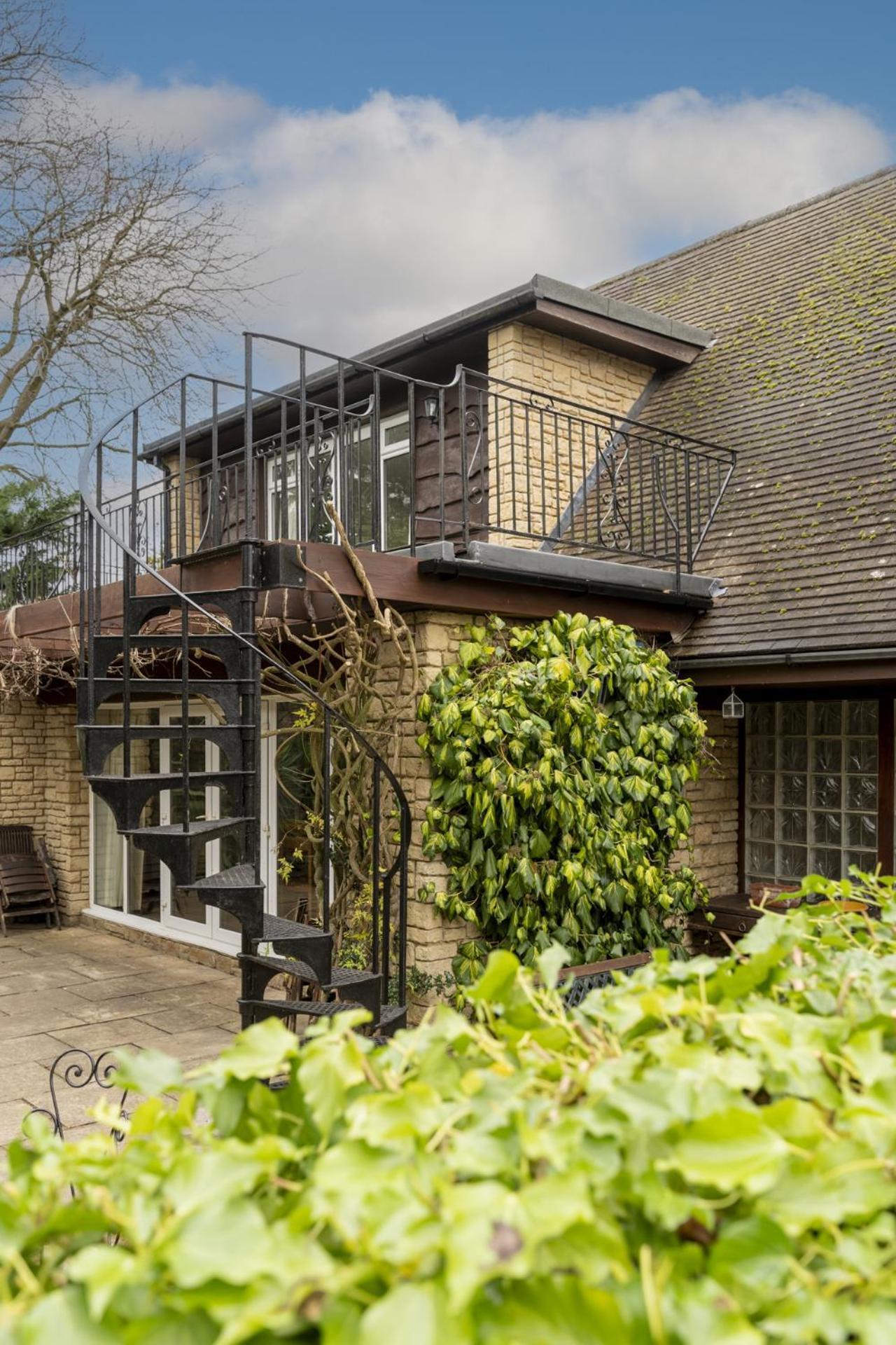 Sandford Meadow Guest House Kennington  Eksteriør billede